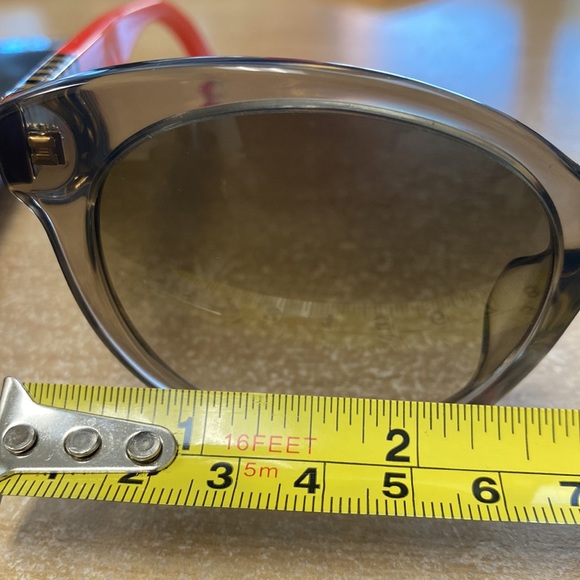 Authentic Fendi Sunglasses - Picture 8 of 9